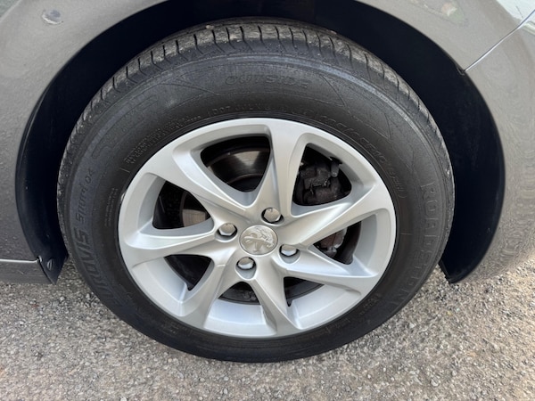 Used Peugeot 208 2015 for sale - 76175070: Photo 30