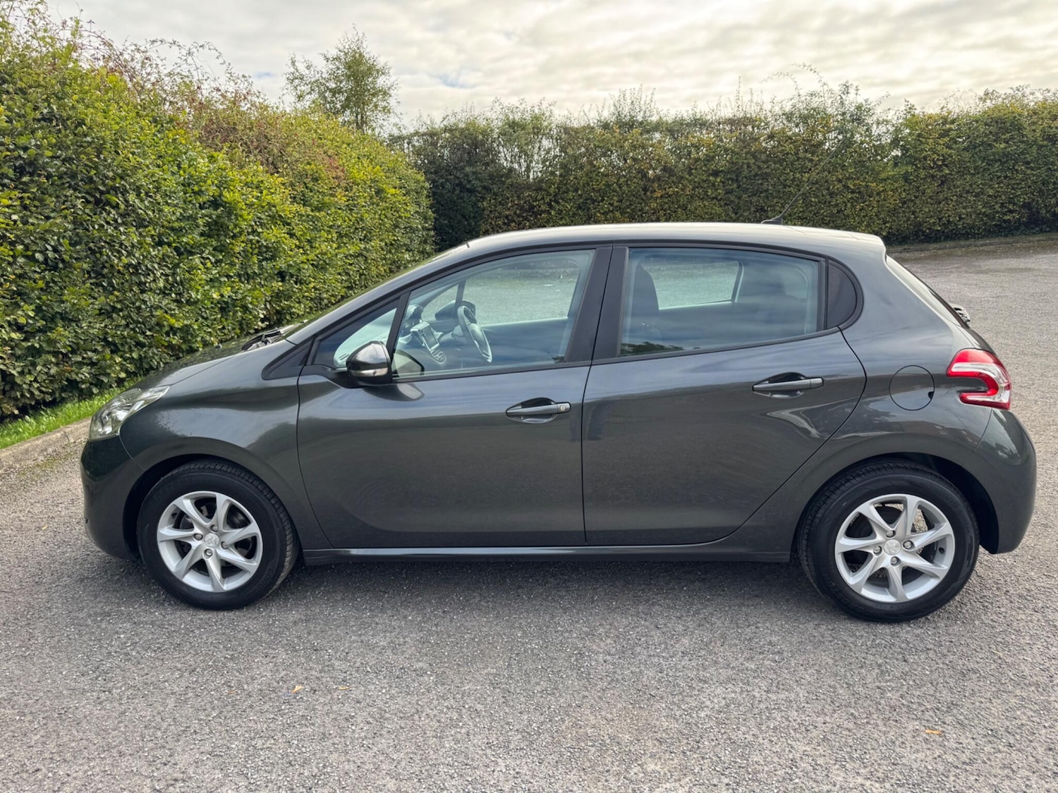 Used Peugeot 208 2015 for sale - 76175070: Photo 5