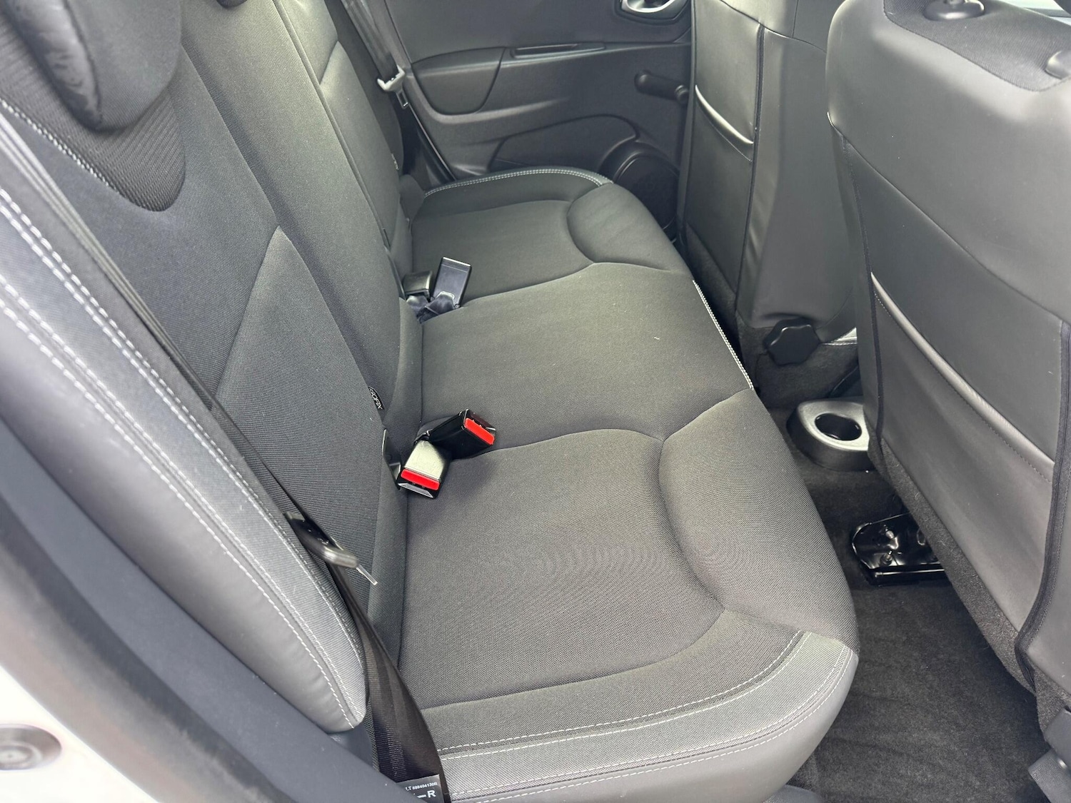 Used Renault Clio 2018 for sale - 76360129: Photo 19