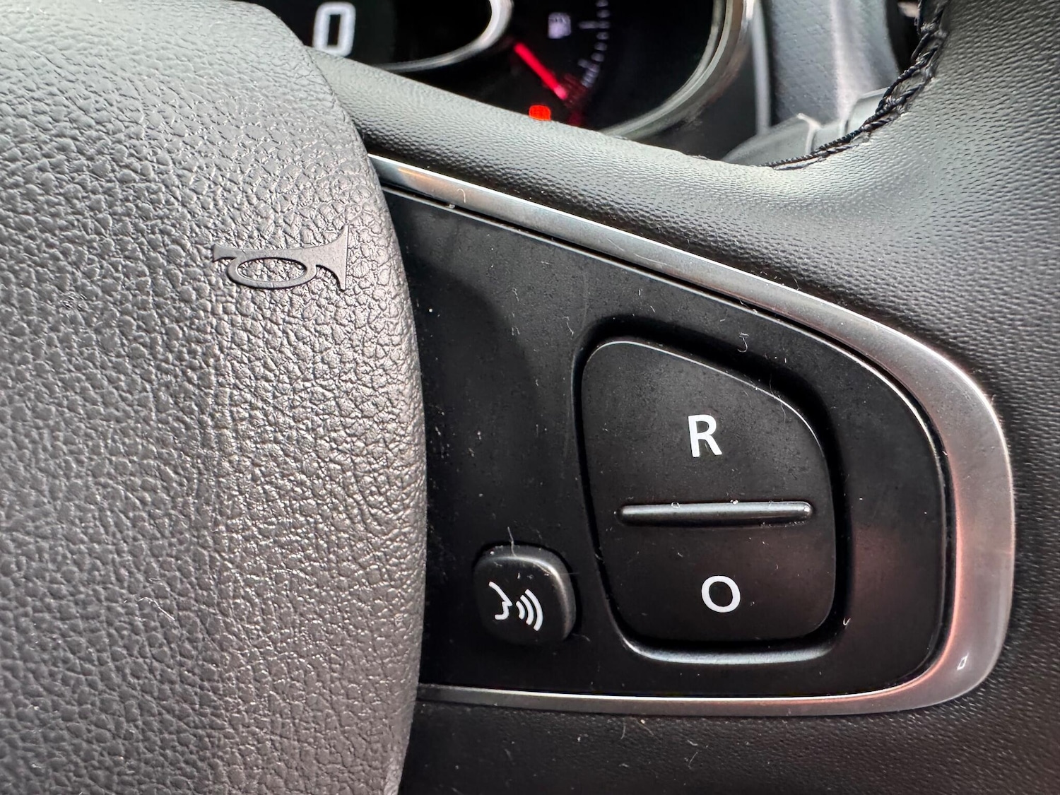 Used Renault Clio 2018 for sale - 76360129: Photo 22