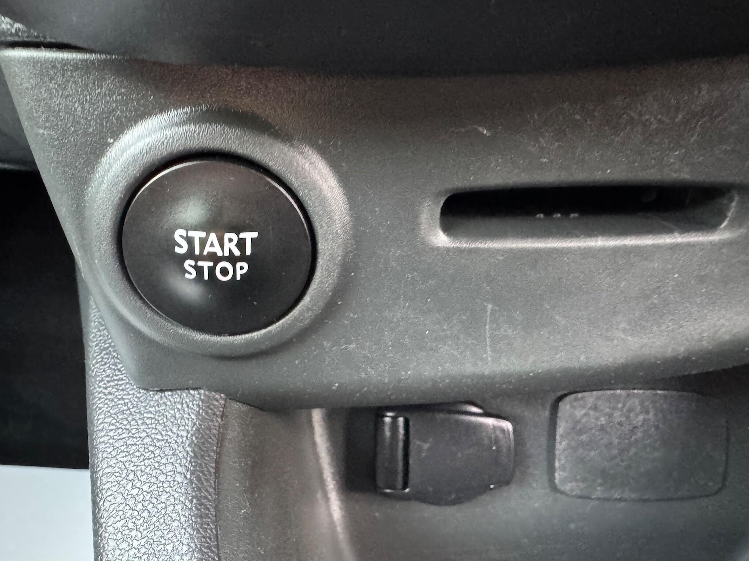 Used Renault Clio 2018 for sale - 76360129: Photo 23