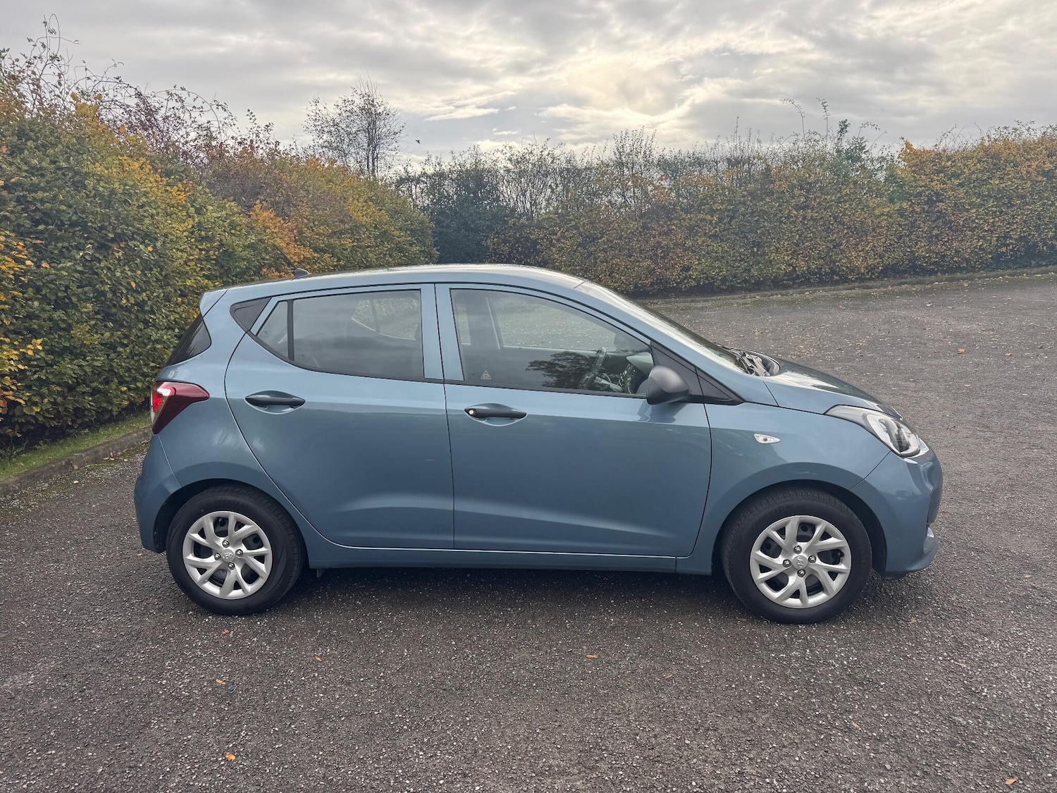 Used Hyundai i10 2017 for sale - 76432446: Photo 2