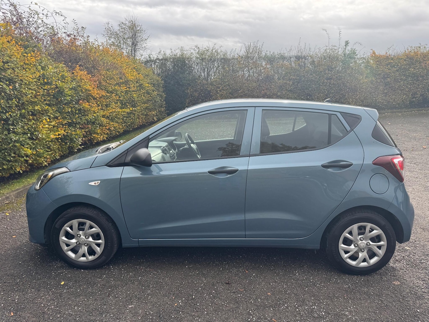 Used Hyundai i10 2017 for sale - 76432446: Photo 5