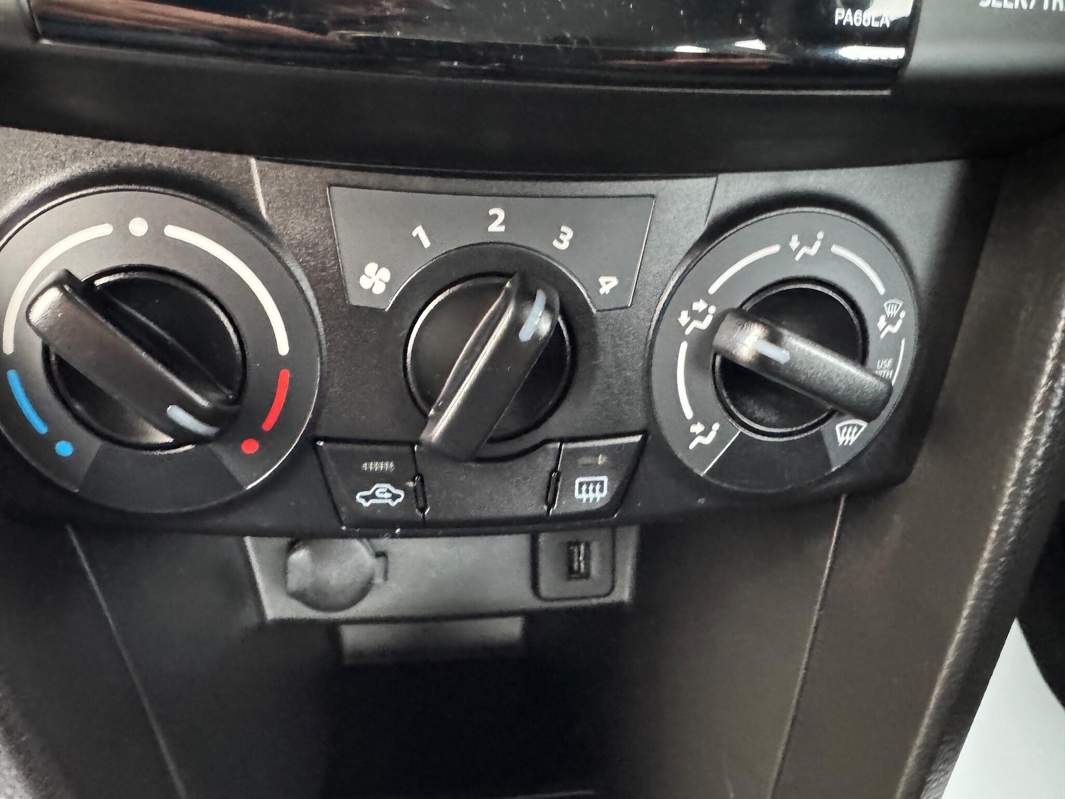 Used Suzuki Swift 2015 for sale - 76360318: Photo 24