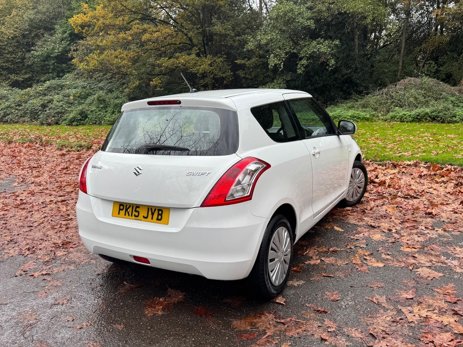 Used Suzuki Swift 2015 for sale - 76360318: Photo 3