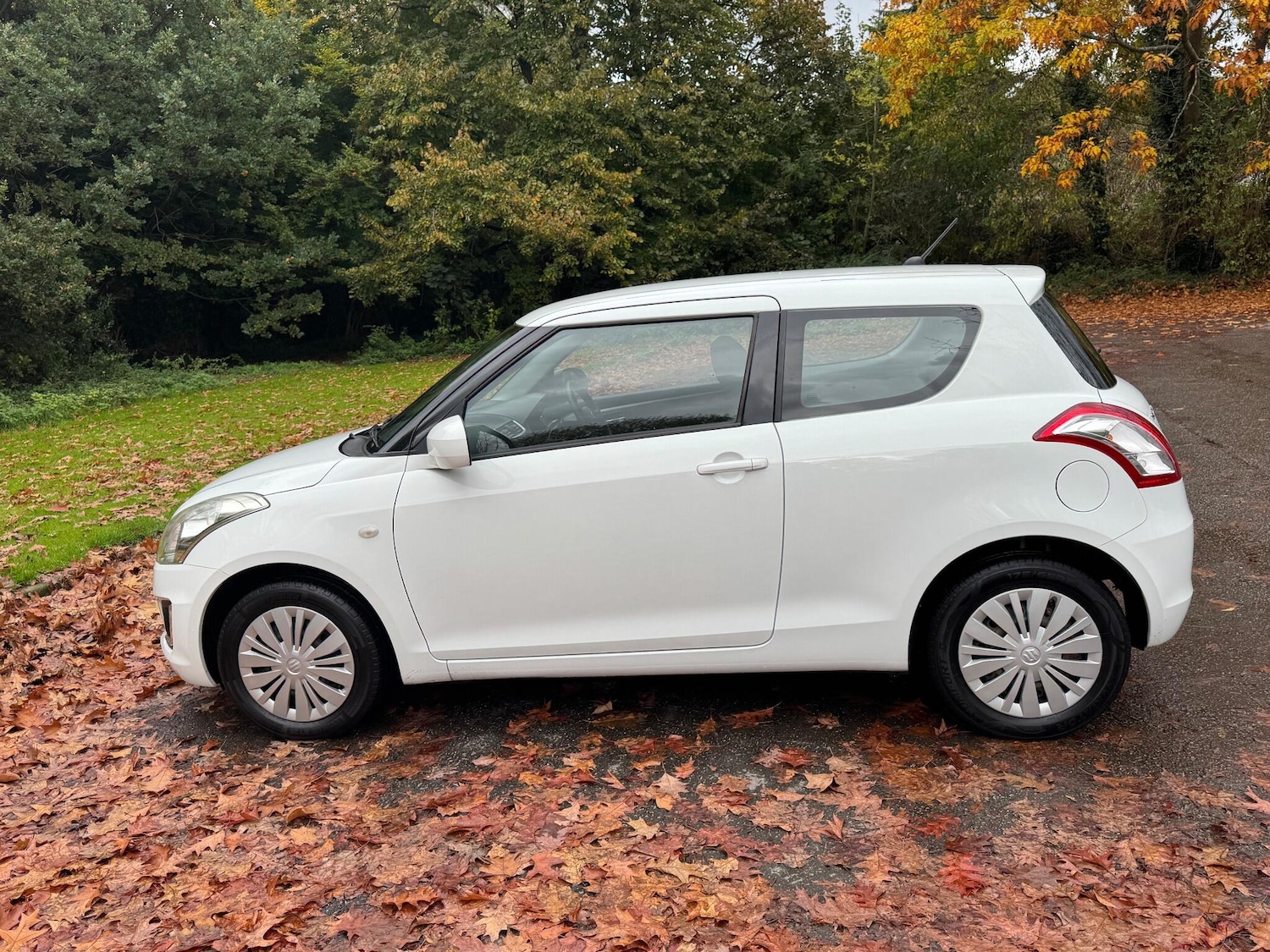 Used Suzuki Swift 2015 for sale - 76360318: Photo 6