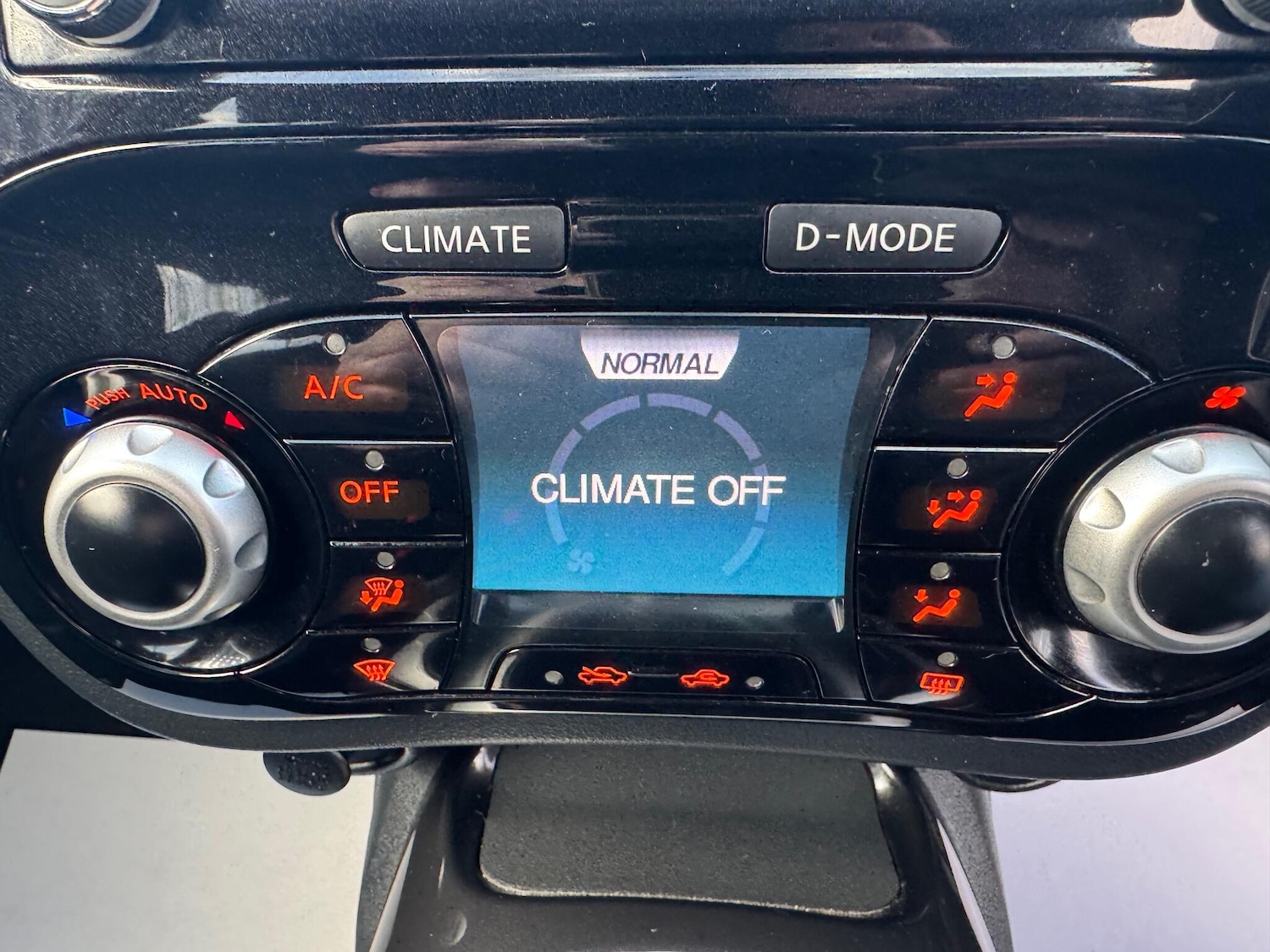 Used Nissan Juke 2014 for sale - 76866142: Photo 24