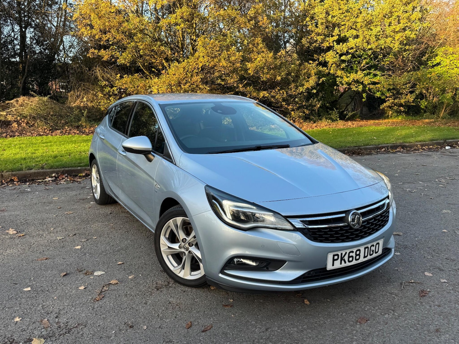 Used Vauxhall Astra 2018 for sale - 76608013: Photo 1
