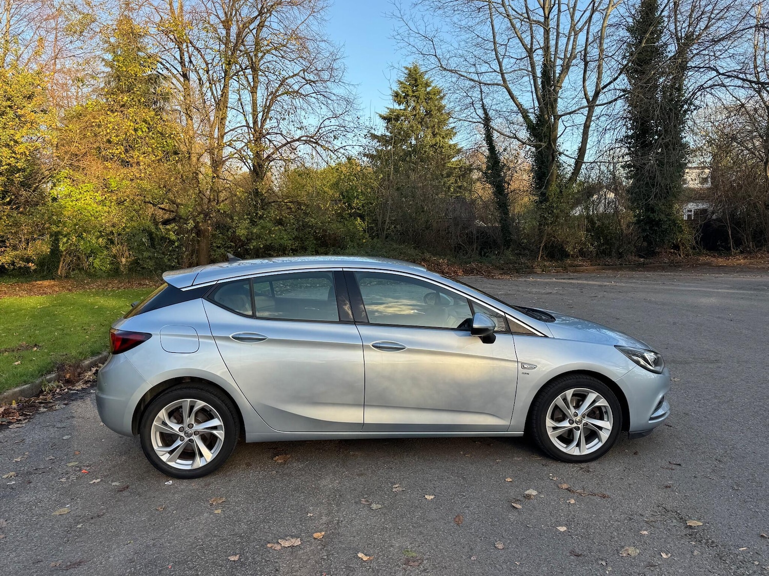 Used Vauxhall Astra 2018 for sale - 76608013: Photo 2