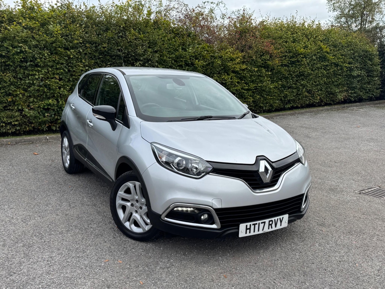 Used Renault Captur 2017 for sale - 76283669: Photo 1