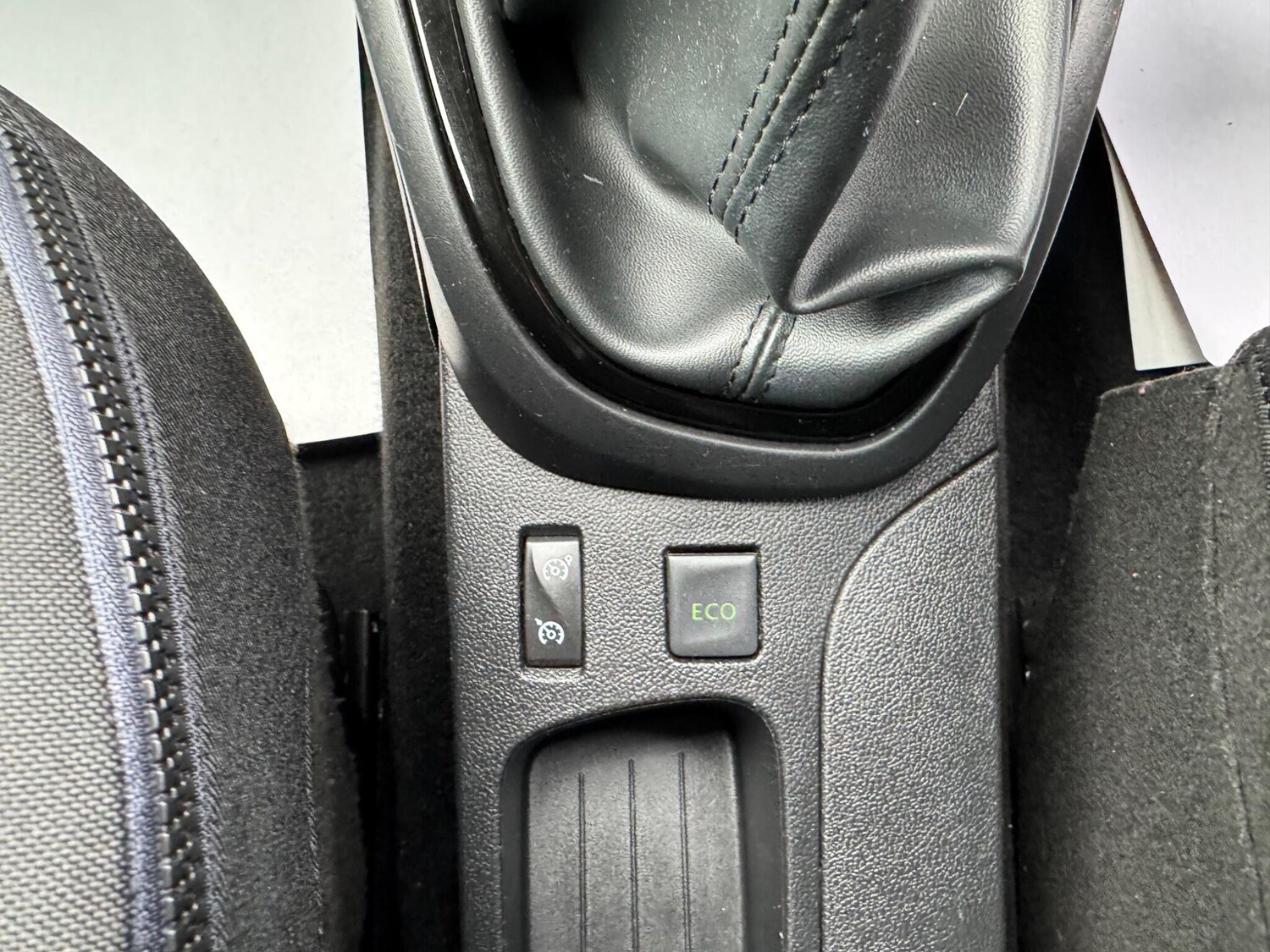 Used Renault Captur 2017 for sale - 76283669: Photo 25