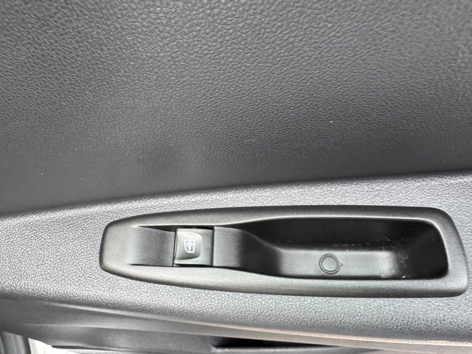 Used Renault Captur 2017 for sale - 76283669: Photo 30