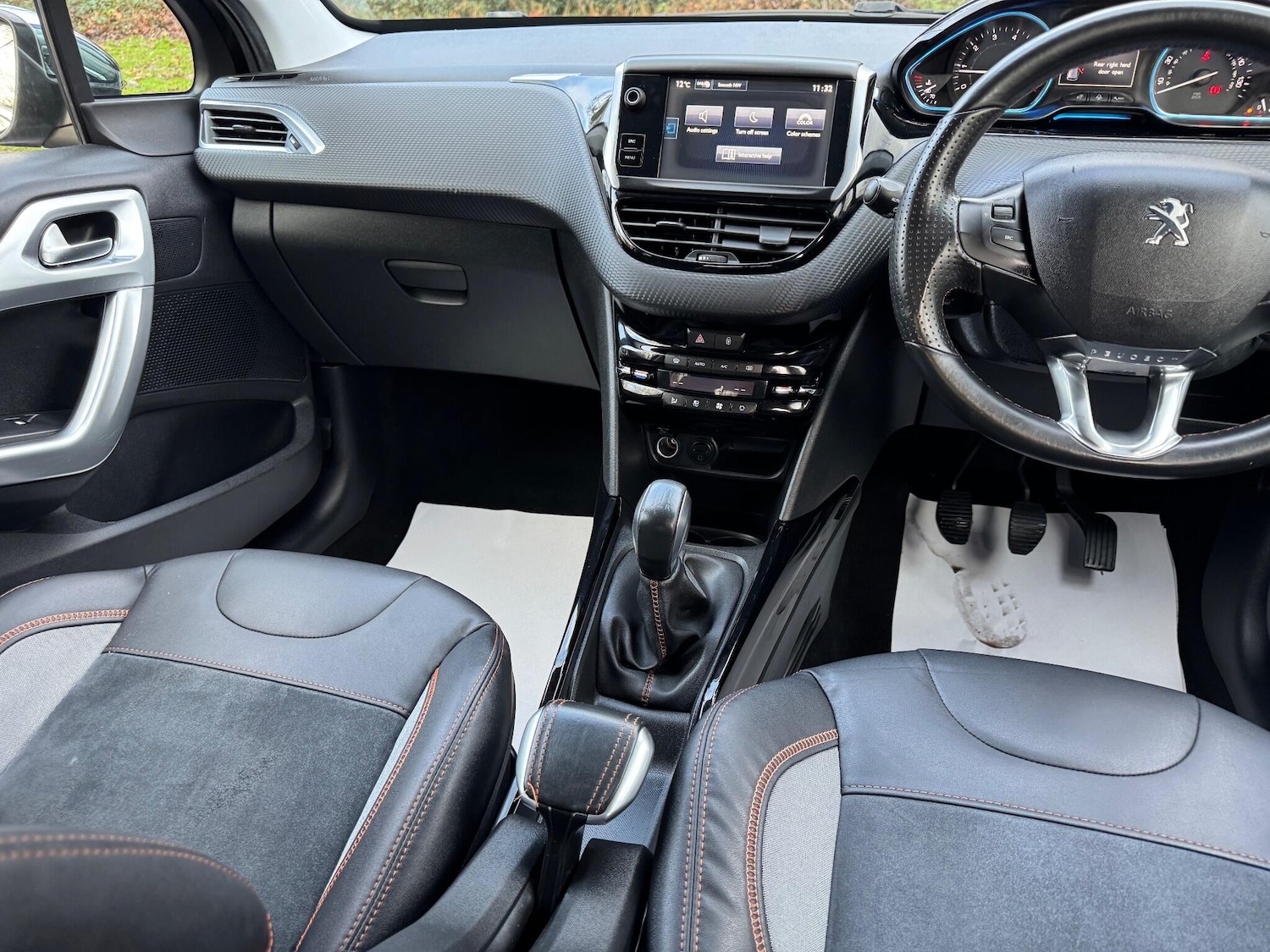 Used Peugeot 2008 2015 for sale - 76832775: Photo 11