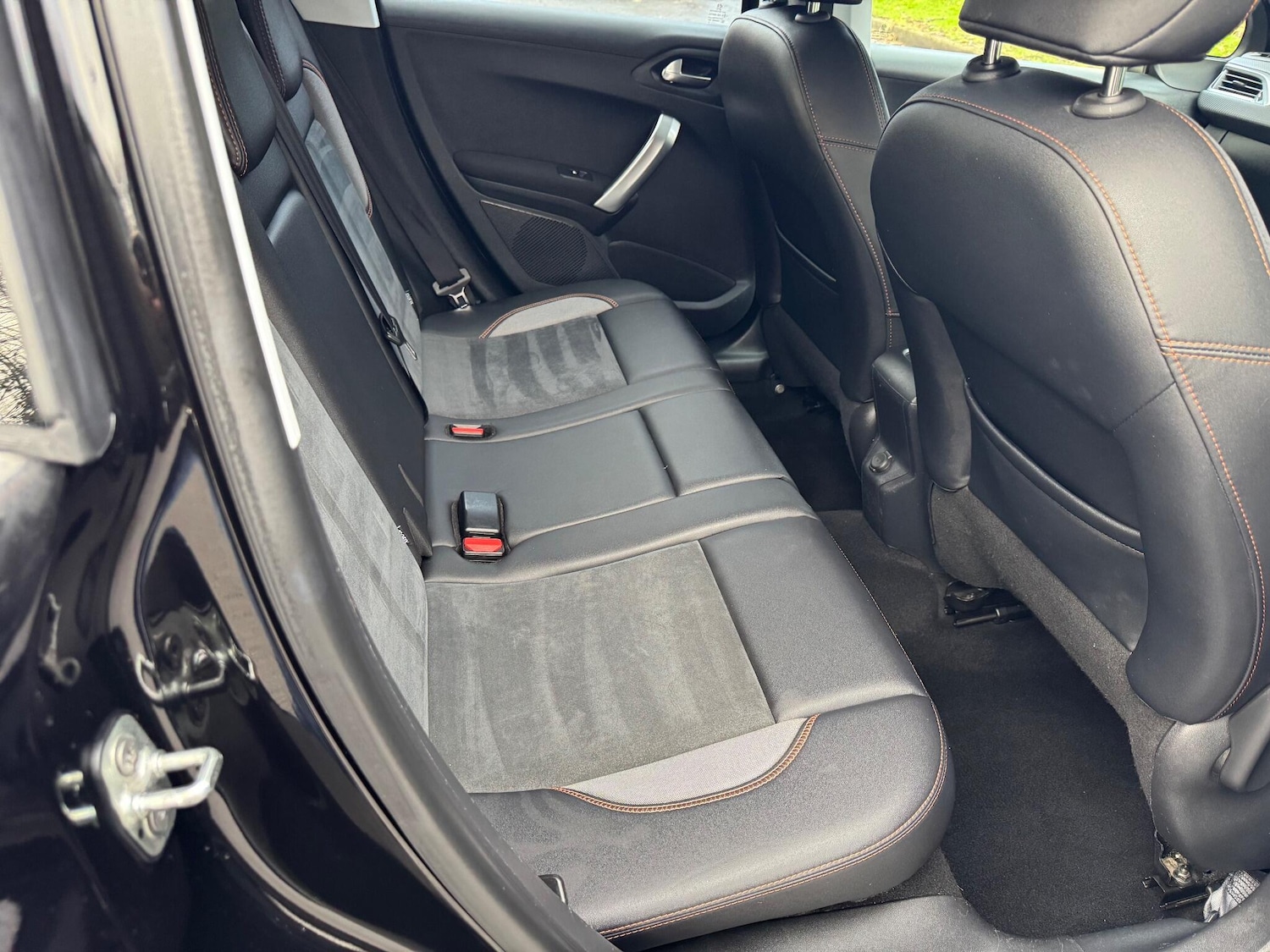 Used Peugeot 2008 2015 for sale - 76832775: Photo 15