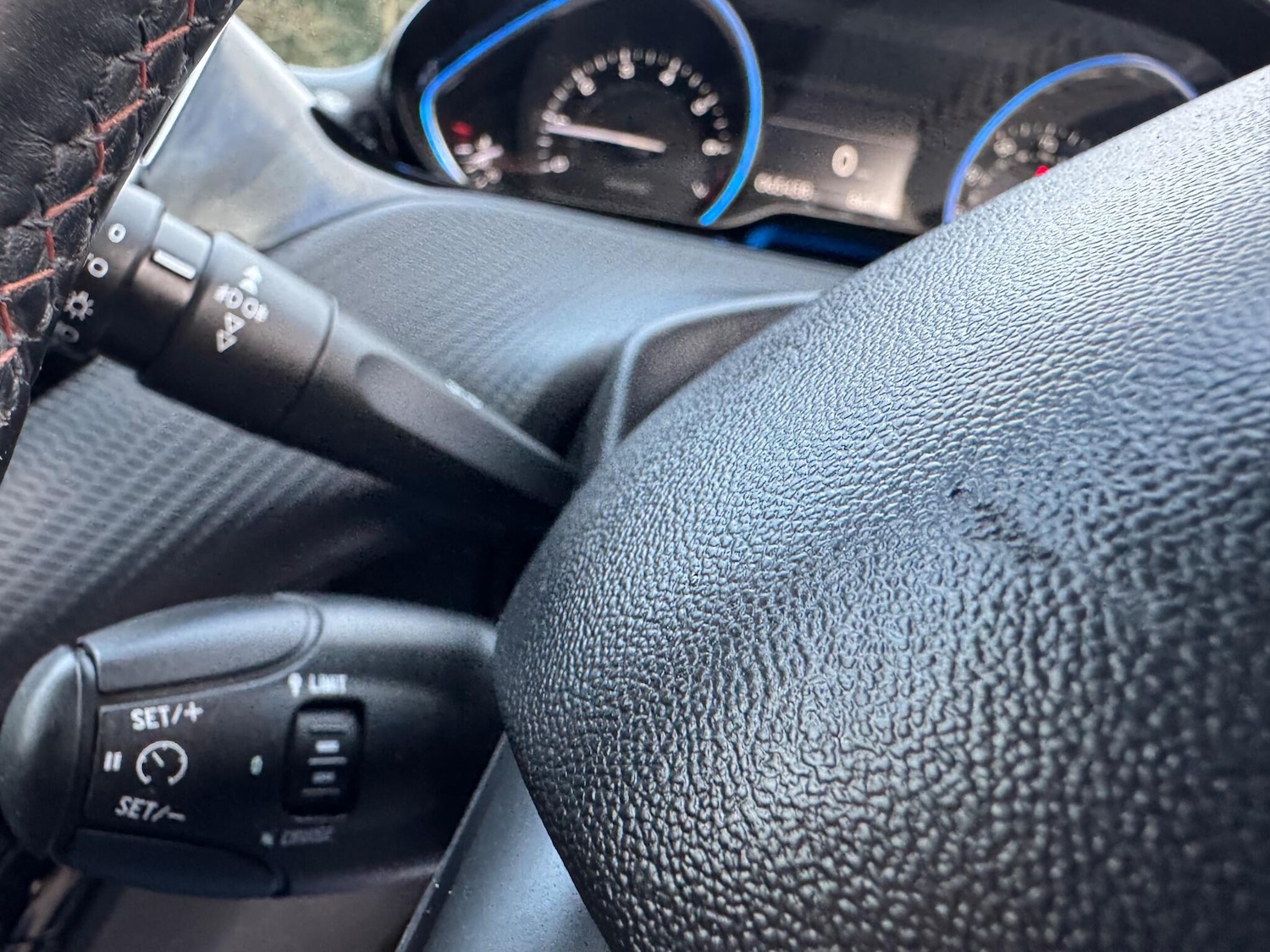 Used Peugeot 2008 2015 for sale - 76832775: Photo 25