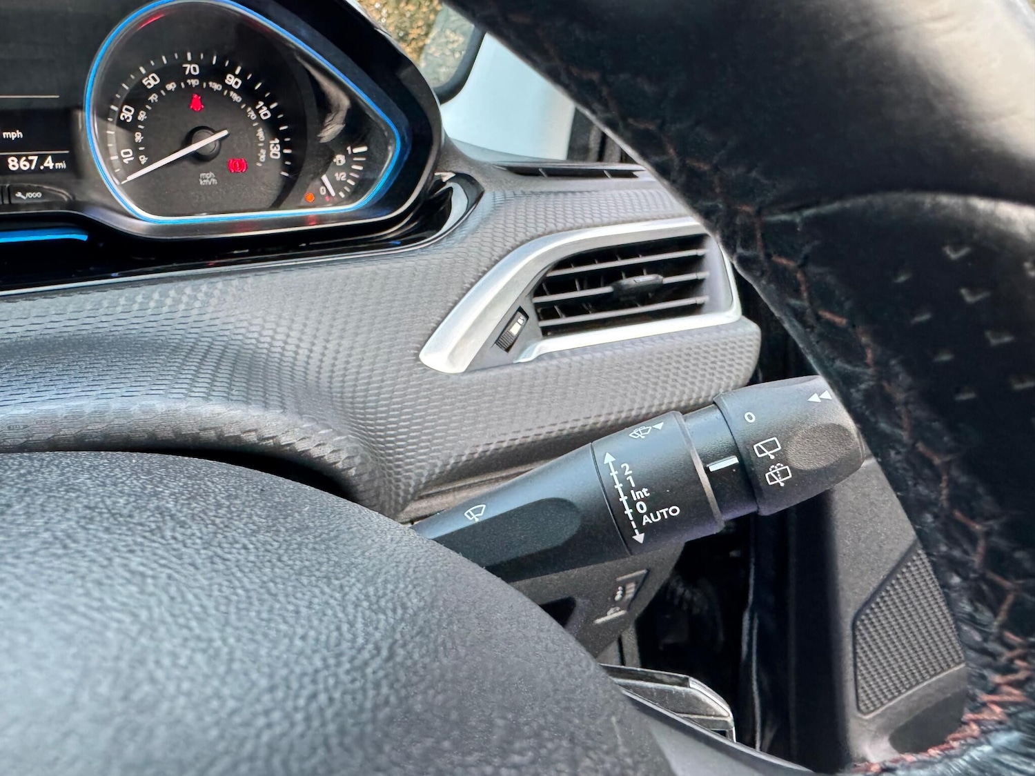 Used Peugeot 2008 2015 for sale - 76832775: Photo 30