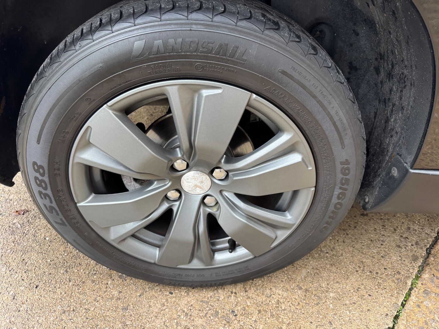 Used Peugeot 2008 2015 for sale - 76832775: Photo 54