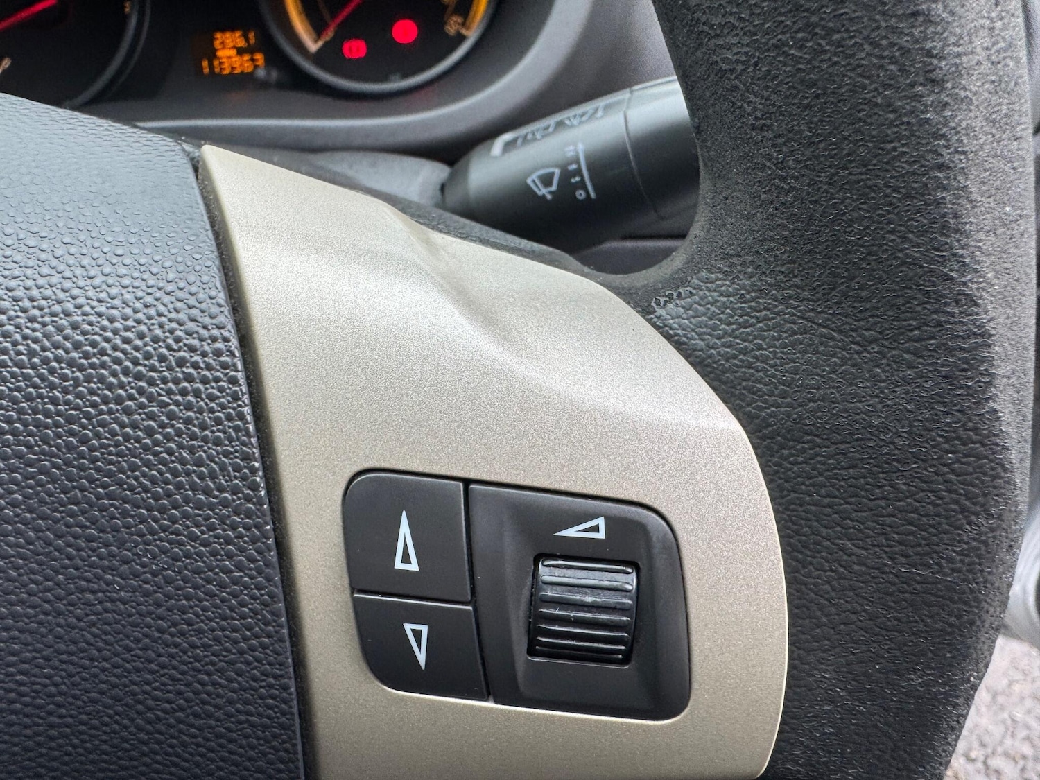 Used Vauxhall Corsa 2010 for sale - 76513386: Photo 12