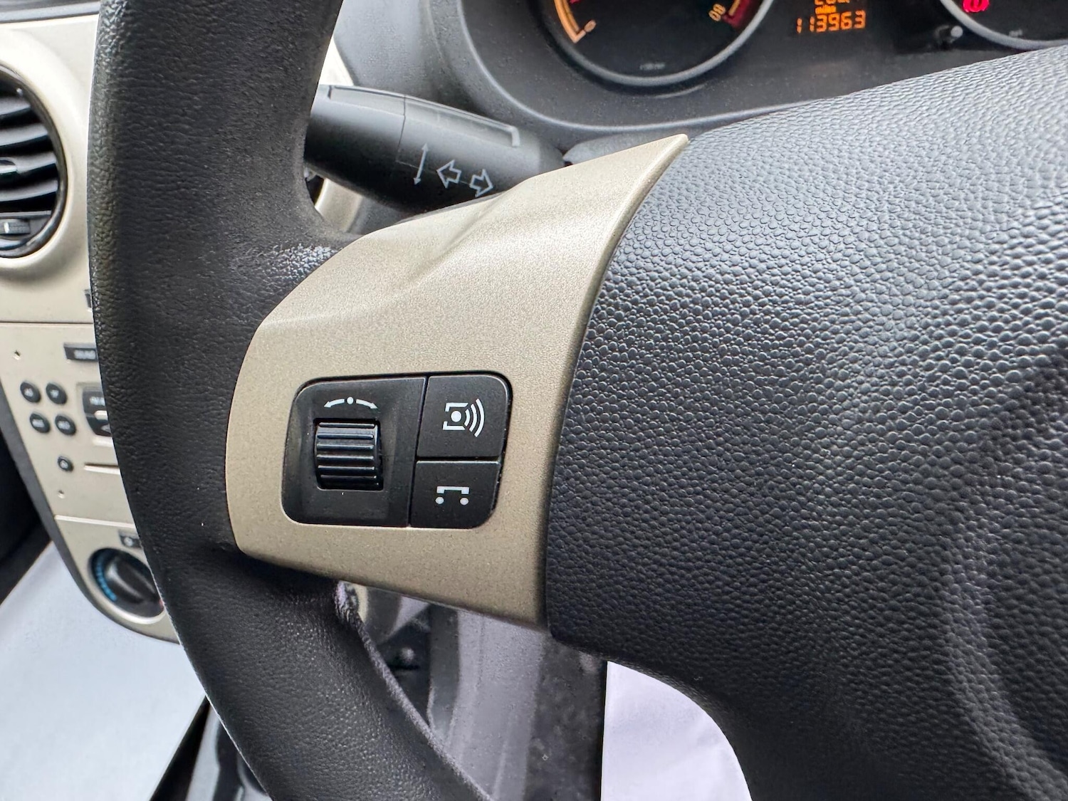 Used Vauxhall Corsa 2010 for sale - 76513386: Photo 13