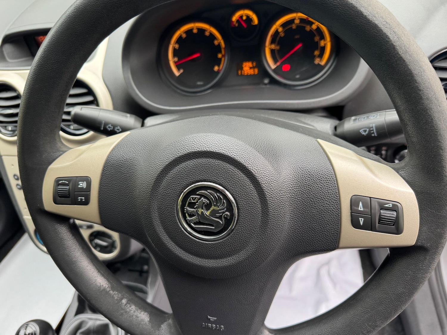 Used Vauxhall Corsa 2010 for sale - 76513386: Photo 22