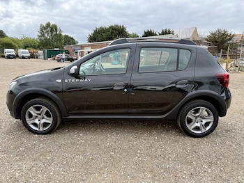 Used Dacia Sandero Stepway 2019 for sale - 79259231: Photo