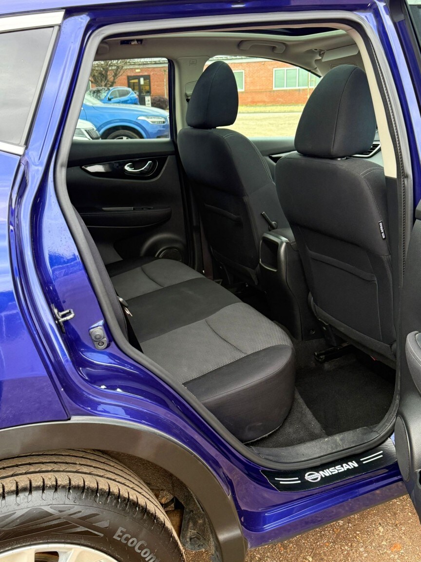 Used Nissan Qashqai 2015 for sale - 77687633: Photo 10