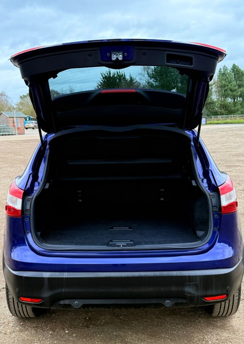 Used Nissan Qashqai 2015 for sale - 77687633: Photo 8