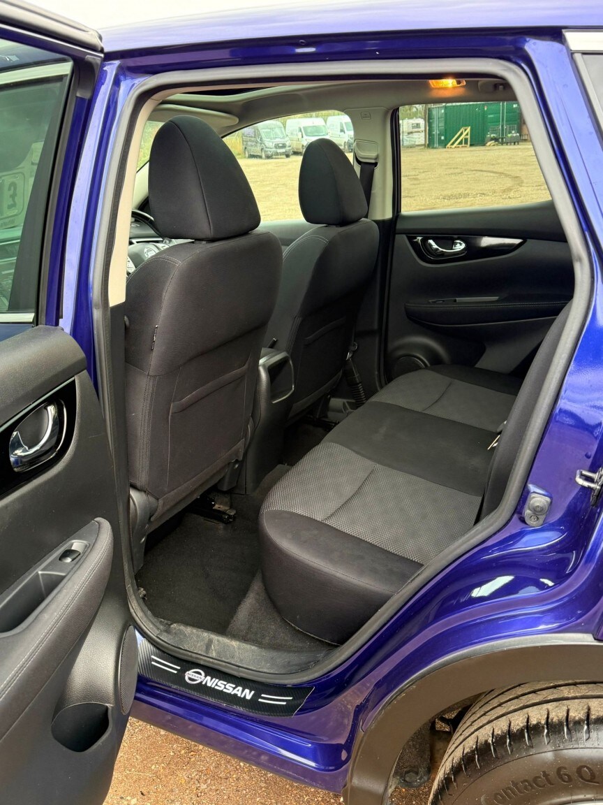 Used Nissan Qashqai 2015 for sale - 77687633: Photo 9