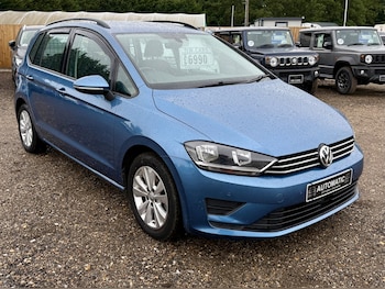 Used Volkswagen Golf SV 2017 for sale - 78846163: Photo