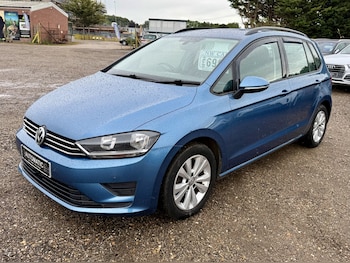 Used Volkswagen Golf SV 2017 for sale - 78846163: Photo