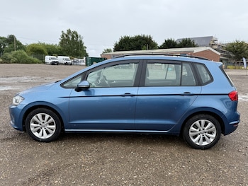 Used Volkswagen Golf SV 2017 for sale - 78846163: Photo