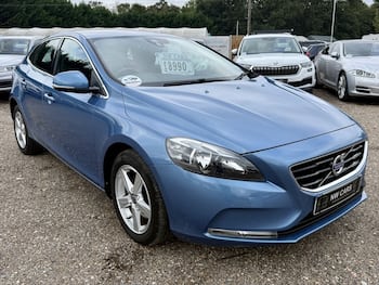 Used Volvo V40 2016 for sale - 79687384: Photo