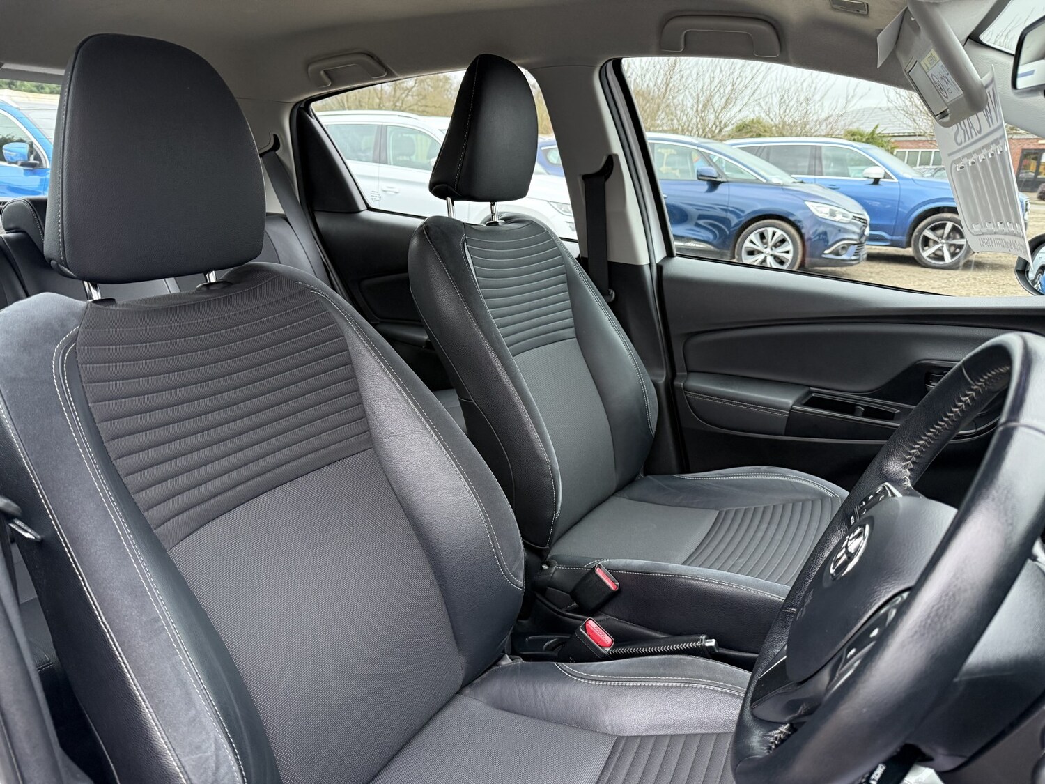 Used Toyota Yaris 2015 for sale - 77851269: Photo 17