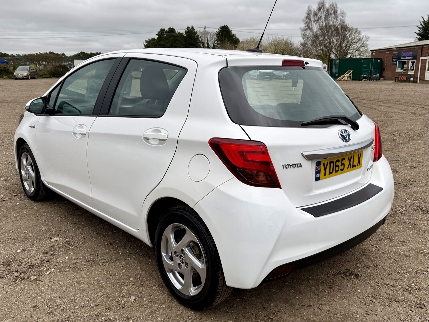 Used Toyota Yaris 2015 for sale - 77851269: Photo 5