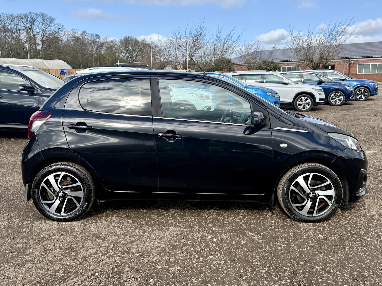 Used Peugeot 108 2015 for sale - 77836811: Photo 8