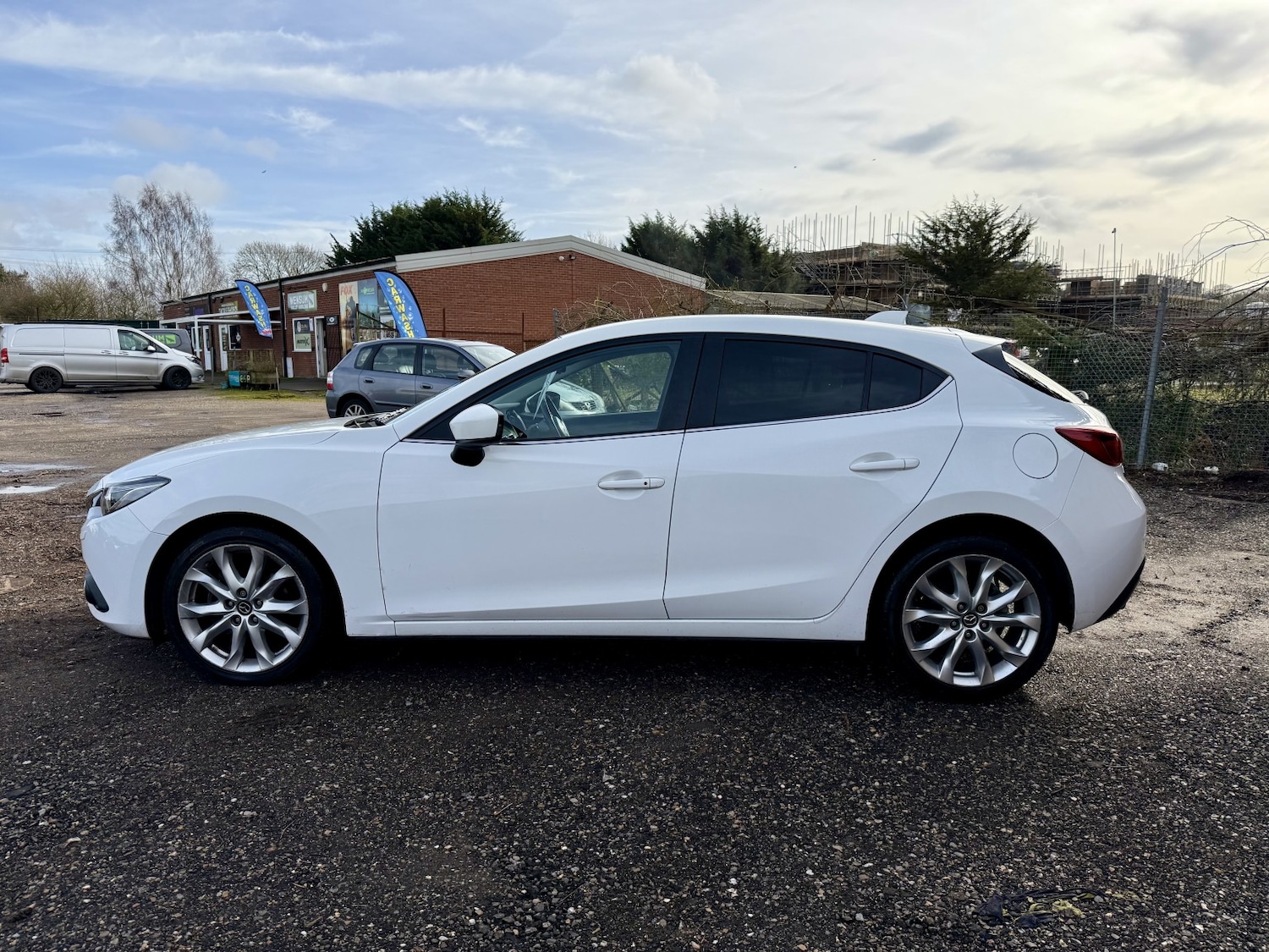 Used Mazda Mazda3 2015 for sale - 77632419: Photo 4