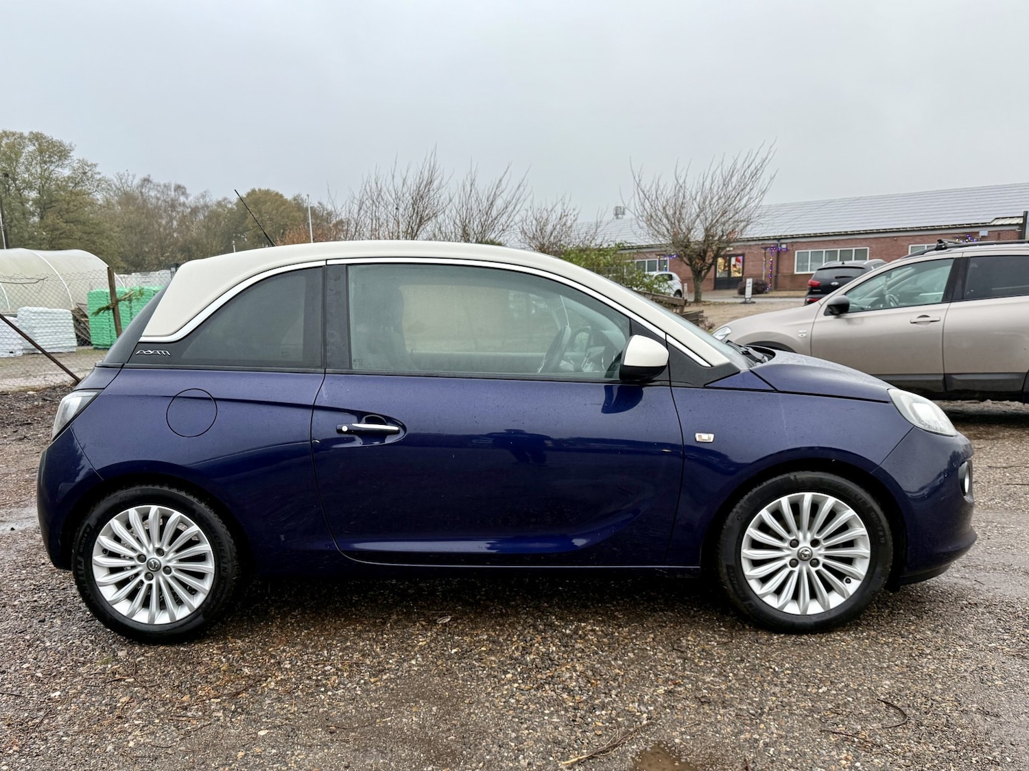 Used Vauxhall ADAM 2015 for sale - 77166106: Photo 2