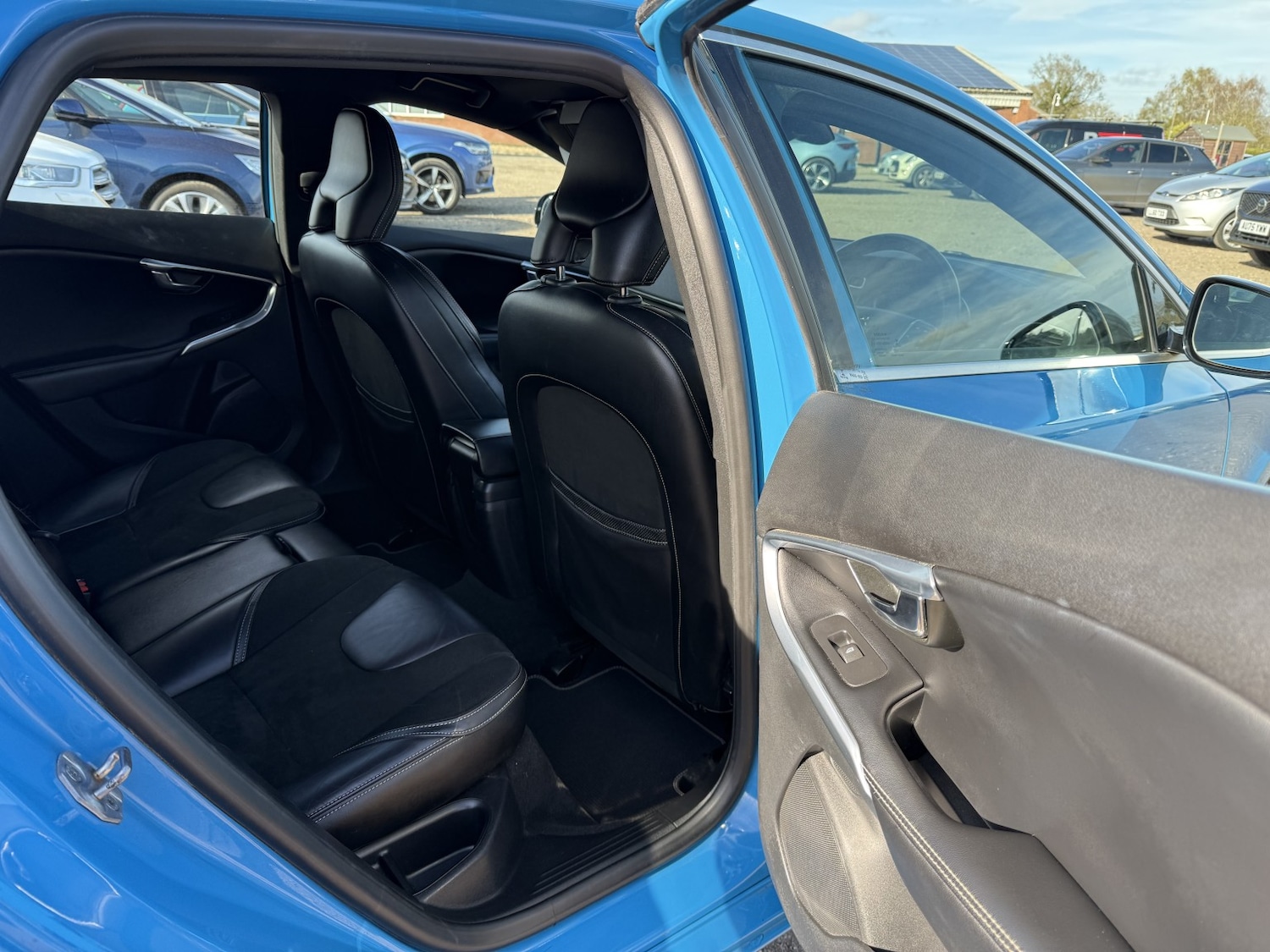 Used Volvo V40 2015 for sale - 78134969: Photo 13