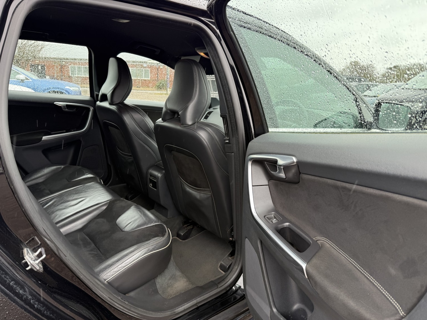 Used Volvo XC60 2015 for sale - 78045485: Photo 13