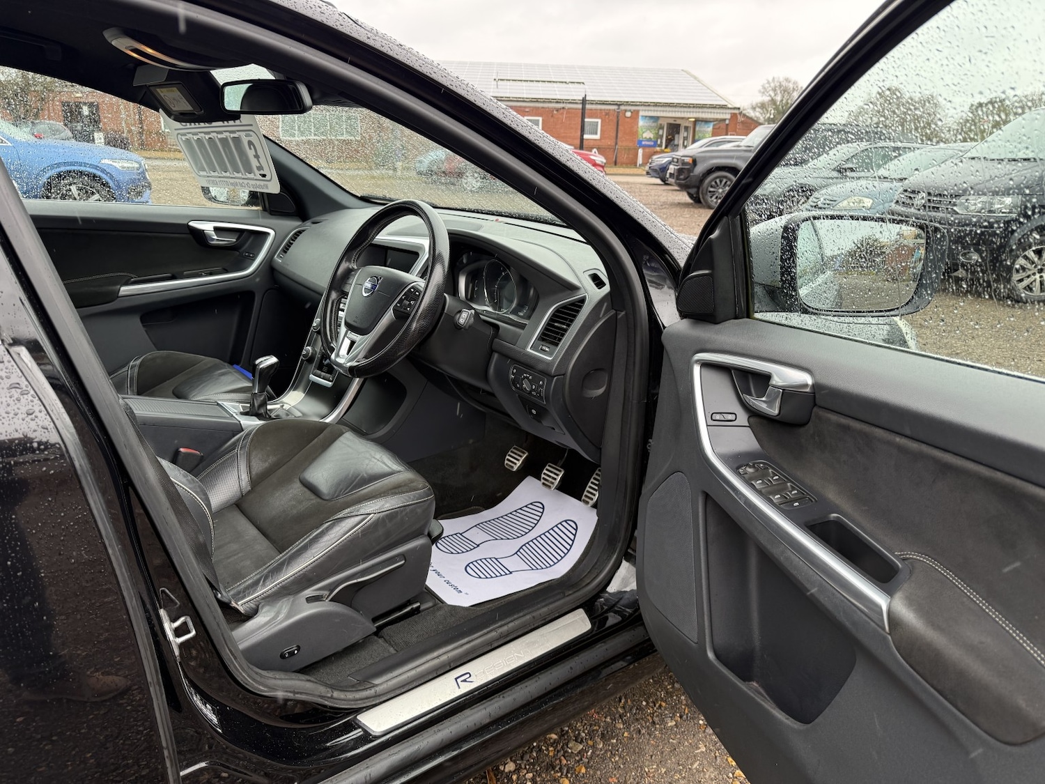 Used Volvo XC60 2015 for sale - 78045485: Photo 15