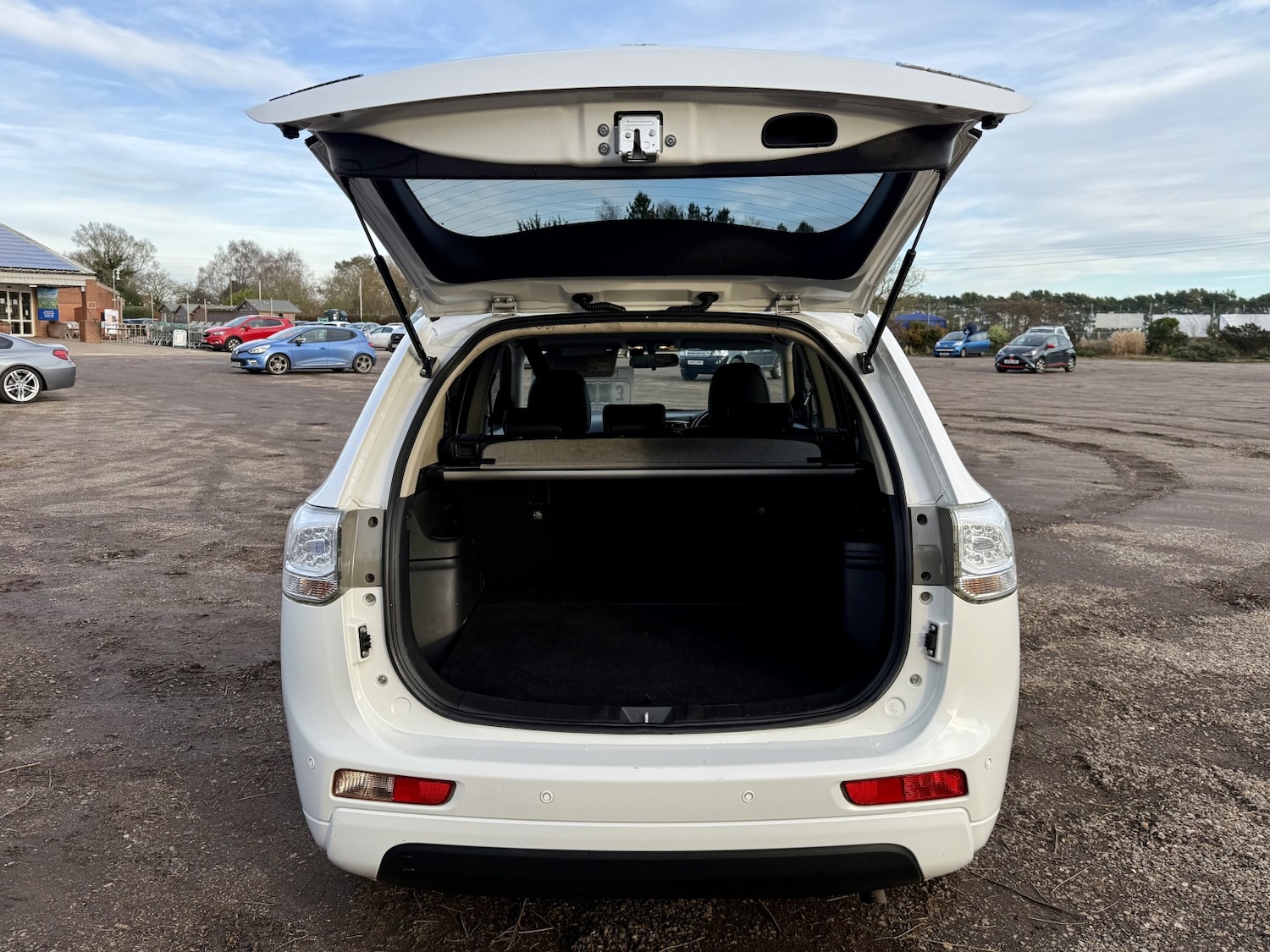 Used Mitsubishi Outlander 2015 for sale - 77201297: Photo 11