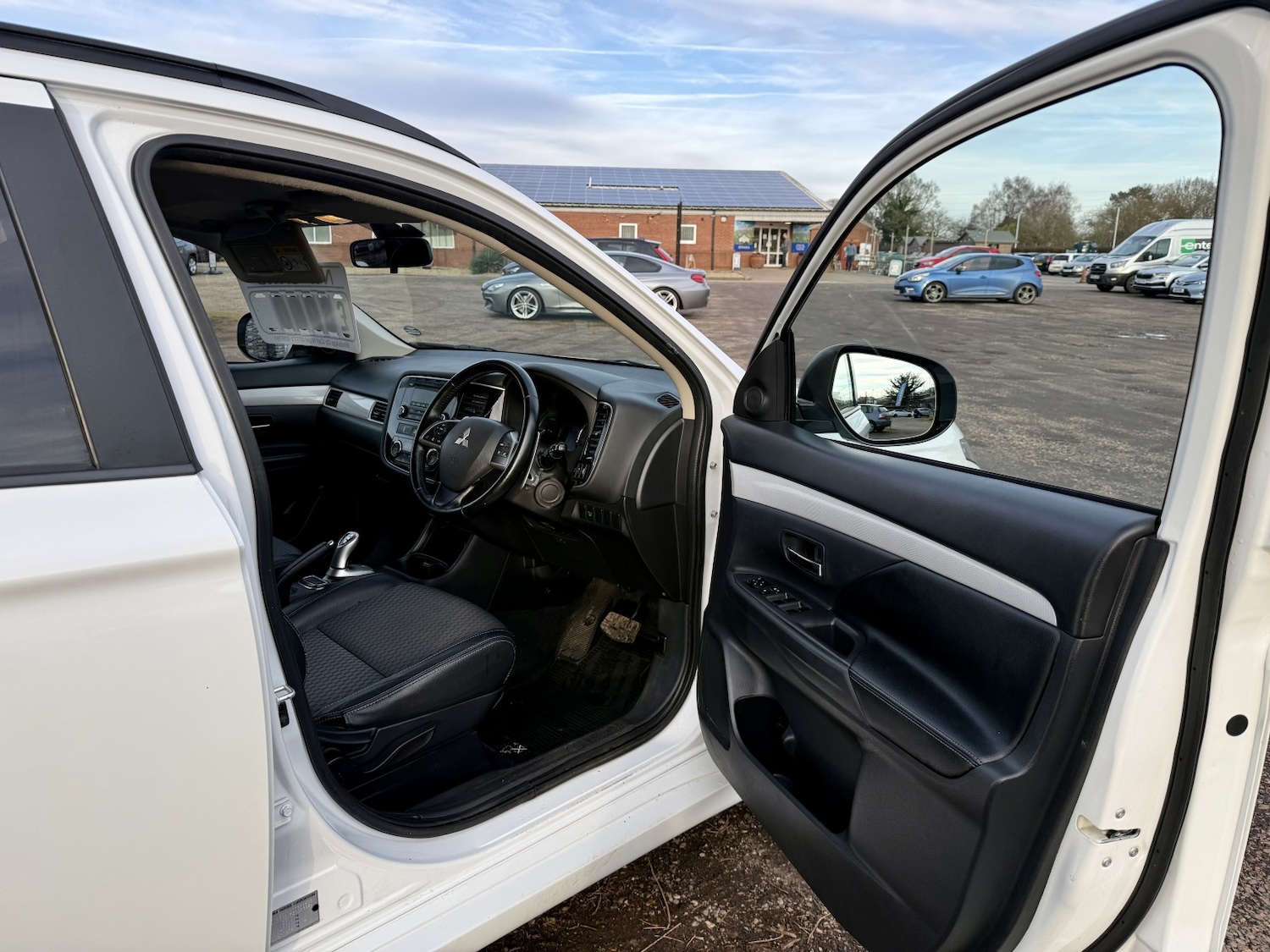 Used Mitsubishi Outlander 2015 for sale - 77201297: Photo 14