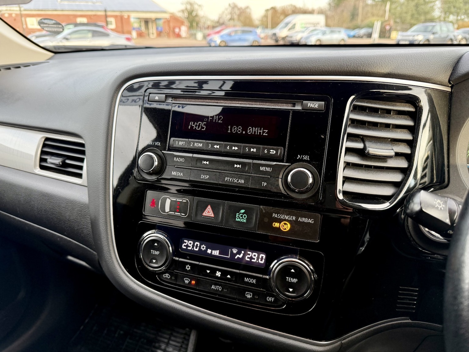 Used Mitsubishi Outlander 2015 for sale - 77201297: Photo 18