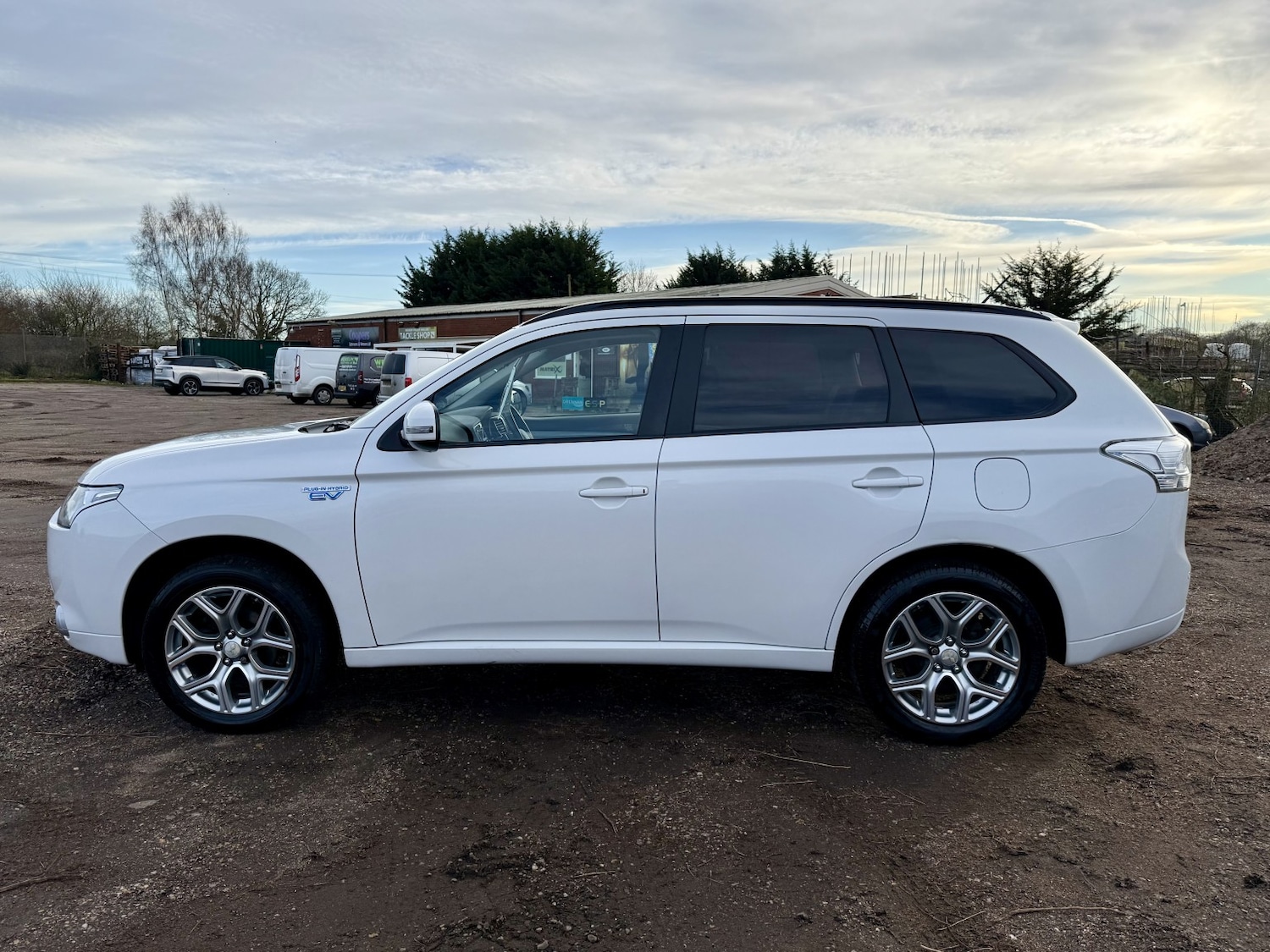 Used Mitsubishi Outlander 2015 for sale - 77201297: Photo 4