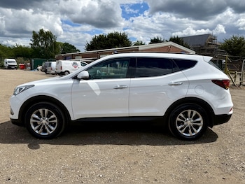 Used Hyundai Santa Fe 2017 for sale - 78762676: Photo