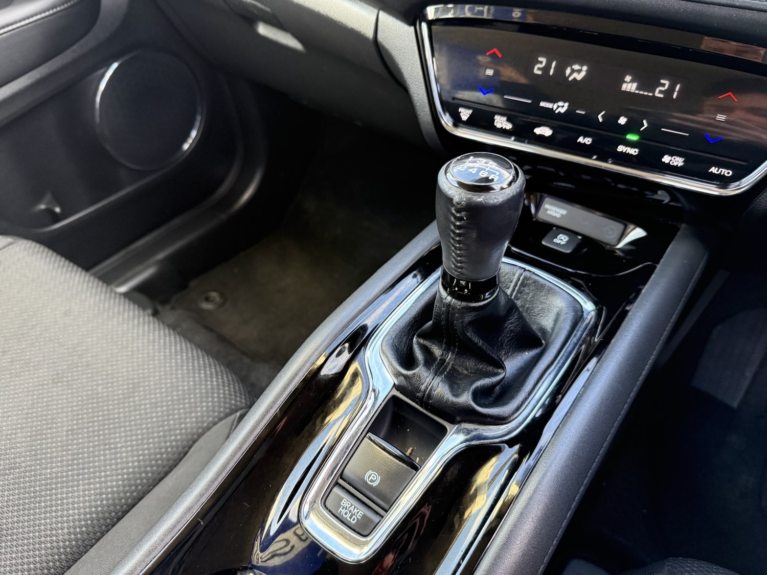 Used Honda HR-V 2015 for sale - 78060530: Photo 21