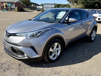Used Toyota C-HR 2017 for sale - 79115579: Photo