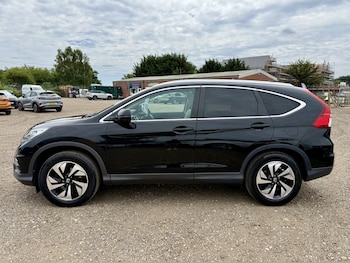 Used Honda CR-V 2018 for sale - 79105057: Photo