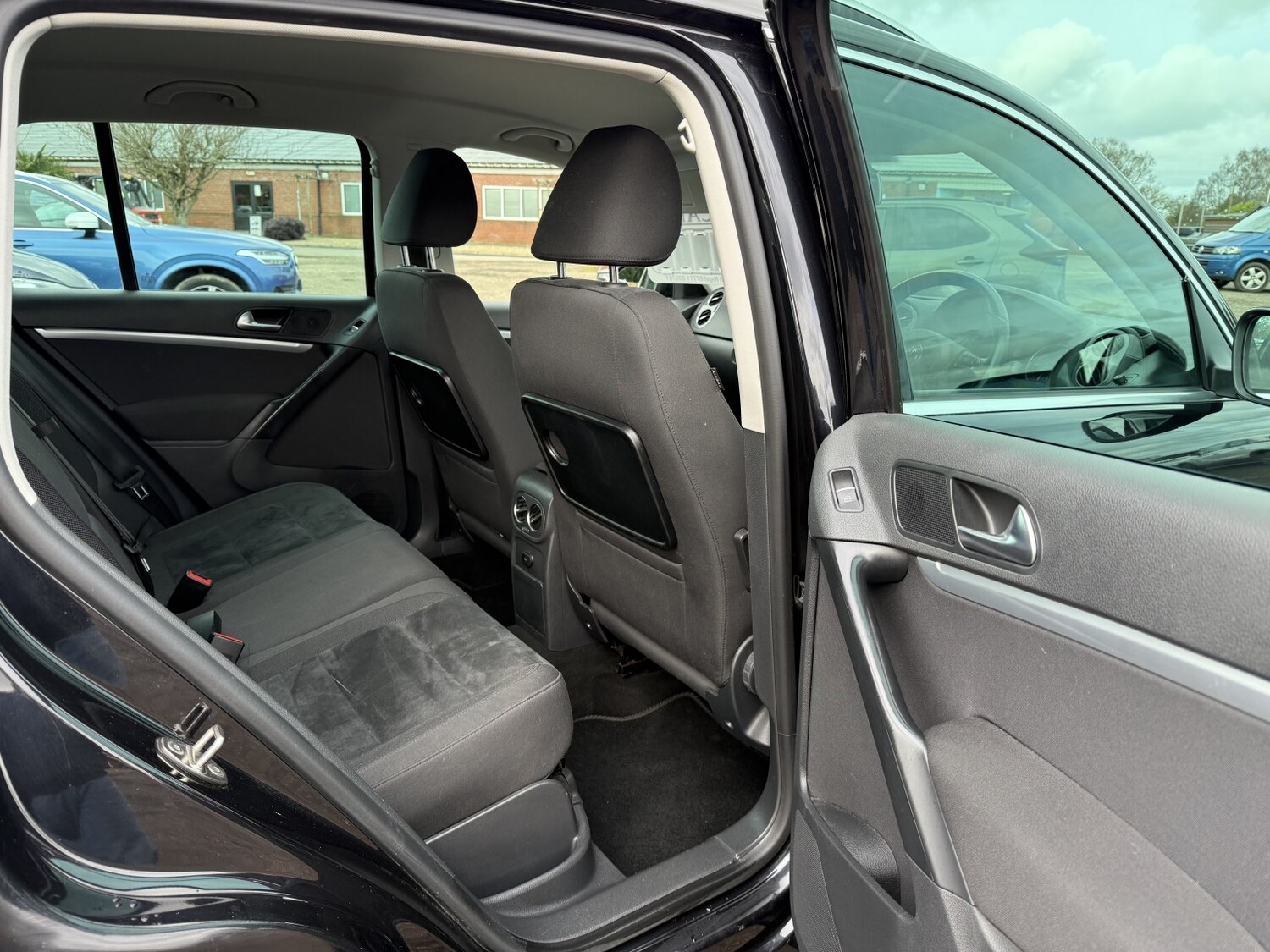 Used Volkswagen Tiguan 2015 for sale - 77881152: Photo 13