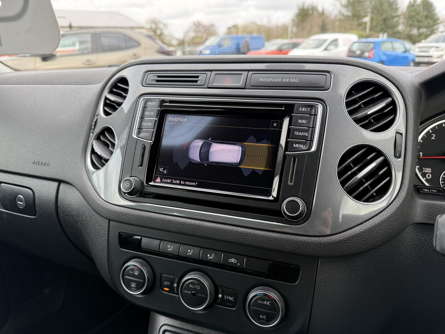 Used Volkswagen Tiguan 2015 for sale - 77881152: Photo 21